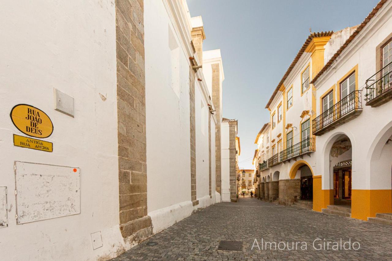 Almoura Giraldo Centro Historico Apartment Evora Bagian luar foto